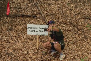 Există urcări… și există Panta lui Cosmin 😅

Când vezi semnul… pare ok.
1.32 km, 360+ diferență de nivel.

Apoi începi urcarea.
Și îți dai seama că Panta lui Cosmin nu e doar o pantă.
E un test de caracter. 💪🏼 
Și da… toată lumea se întreabă același lucru:
“Cine l-a lăsat pe Cosmin să aleagă panta asta?” 🤣

Pe aici, la ZUT, alergarea se transformă rapid în:
🚶 power hiking
🧗 puțin alpinism

Dar partea frumoasă e că toți ajung sus.
Mai încet, mai repede… dar cu un zâmbet mare la final.

🔥 Vrei să o încerci și tu?

📍 Ne vedem la start la ZUT 2026 powered by @egointeriors.ro 
🌐 Detalii & înscrieri: www.zut.run

📆 10-11-12 iulie 2026 

👉 Tag prietenul care te-ar împinge pe ultimii metri ai pantei.
_________________

There are climbs… and then there’s... Panta lui Cosmin 😅

When you see the sign… it doesn’t look that bad.
1.32 km, 360+ meters of elevation gain.

Then you start the climb.
And you realize that Panta lui Cosmin isn’t just a climb.
It’s a test of character. 💪🏼

And yes… everyone asks the same question:
“Who let Cosmin choose this climb?” 🤣

Here at ZUT, running quickly turns into:
🚶 power hiking
🧗 a bit of mountaineering

But the beautiful part is that everyone reaches the top.
Slower or faster… but with a big smile at the end.

🔥 Want to try it yourself?

📍 See you at the start of ZUT 2026 powered by @egointeriors.ro 
🌐 Details & registration: www.zut.run

📆 July 10–11–12, 2026

👉 Tag the friend who would push you through the last meters of the climb.